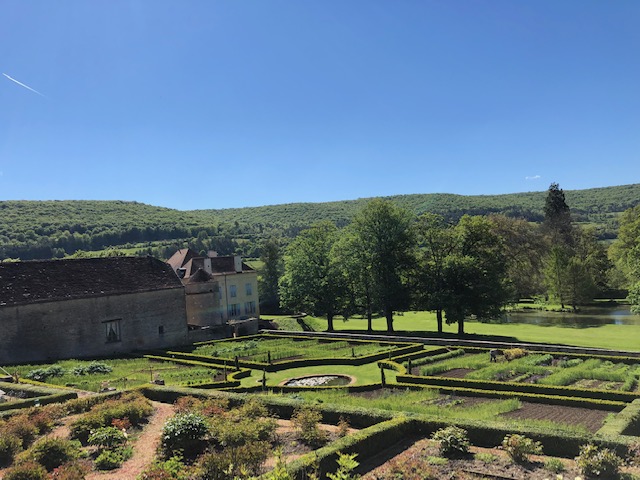 Chateau-Gardens-Burgundy